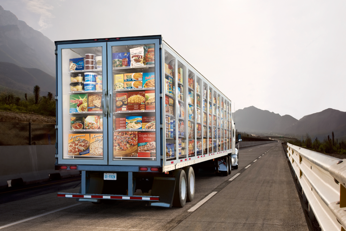 Перевозка скоропортящихся грузов. Грузовик с едой. Транспорт для перевозки продуктов. Фура с продуктами.